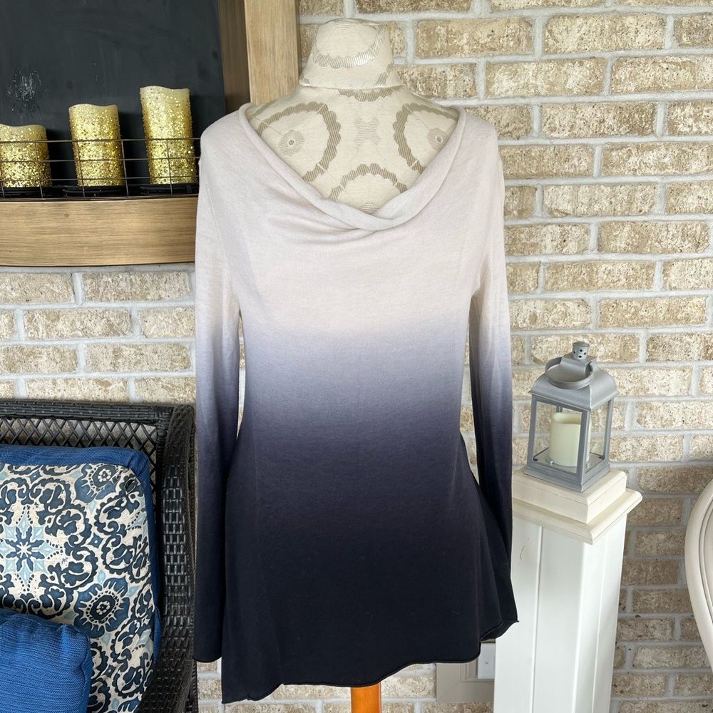 Donna Karen cream and gray ombré cashmere cowl light weight sweater size XS